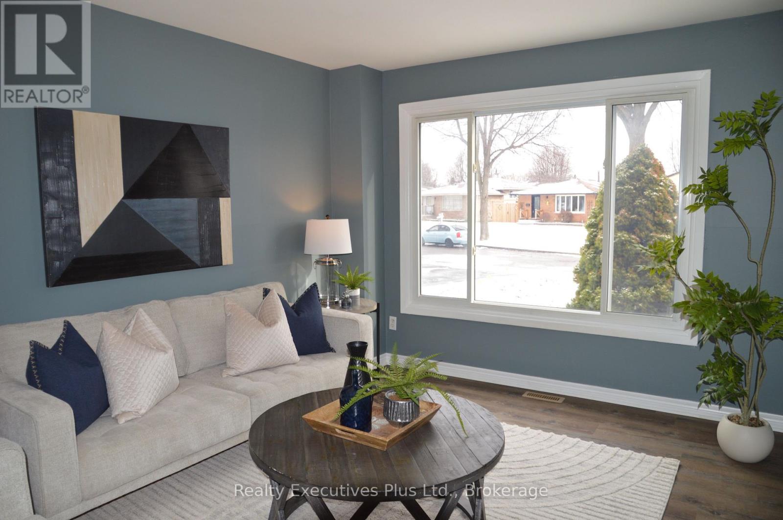 37 KINTAIL CRESCENT - 2