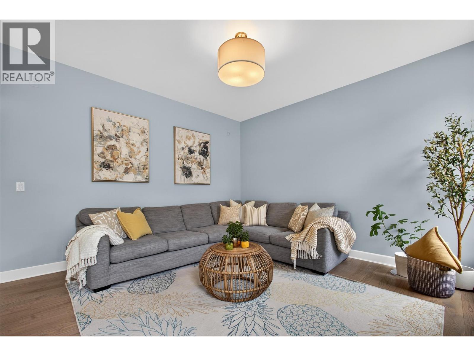 1996 Twin Ridge Court, Kelowna