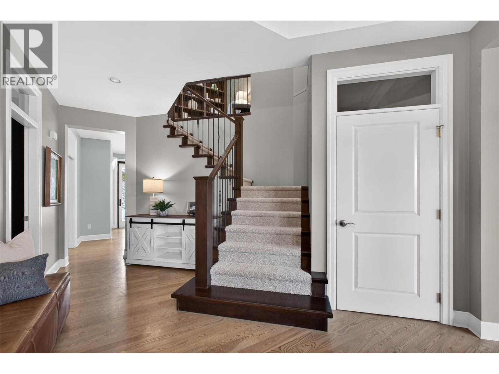 1996 Twin Ridge Court, Kelowna