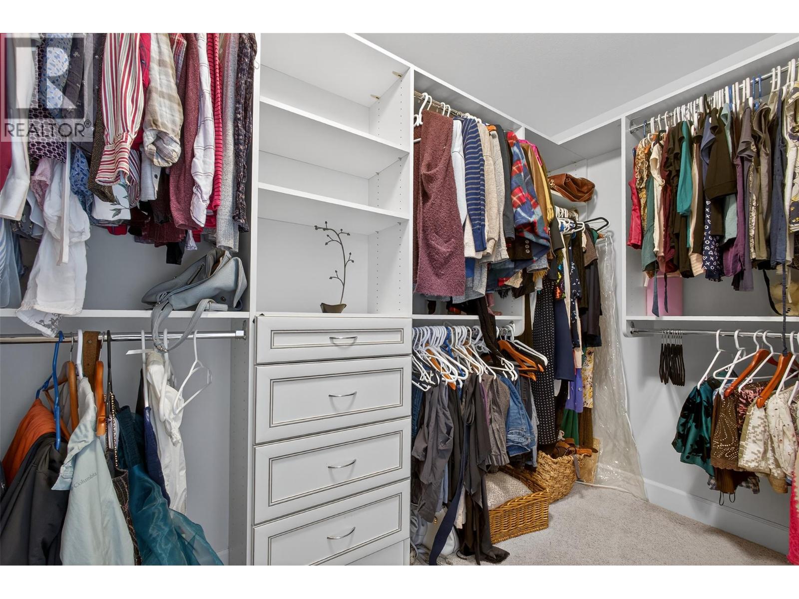 1996 Twin Ridge Court, Kelowna