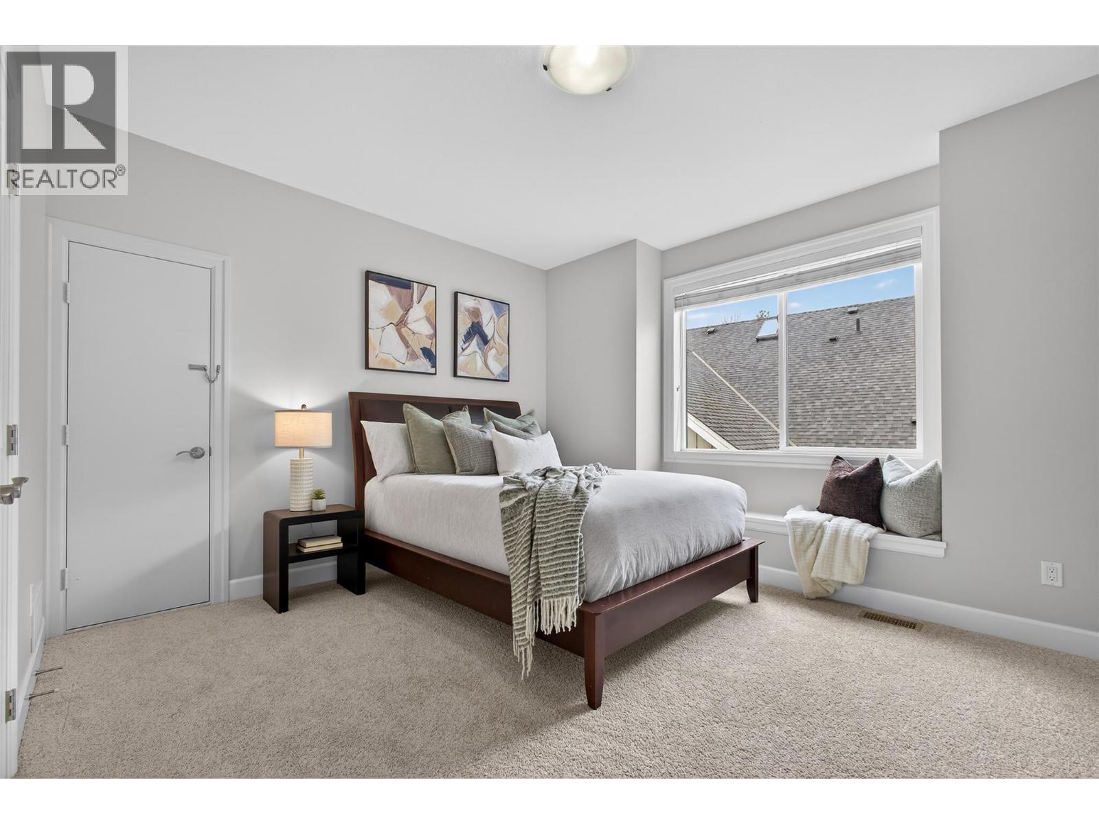 1996 Twin Ridge Court, Kelowna