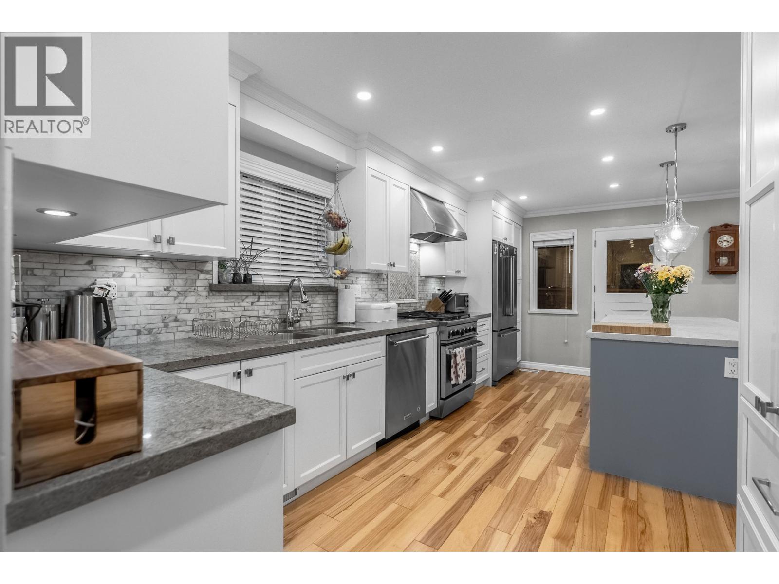 526 NEWDALE PLACE, West Vancouver