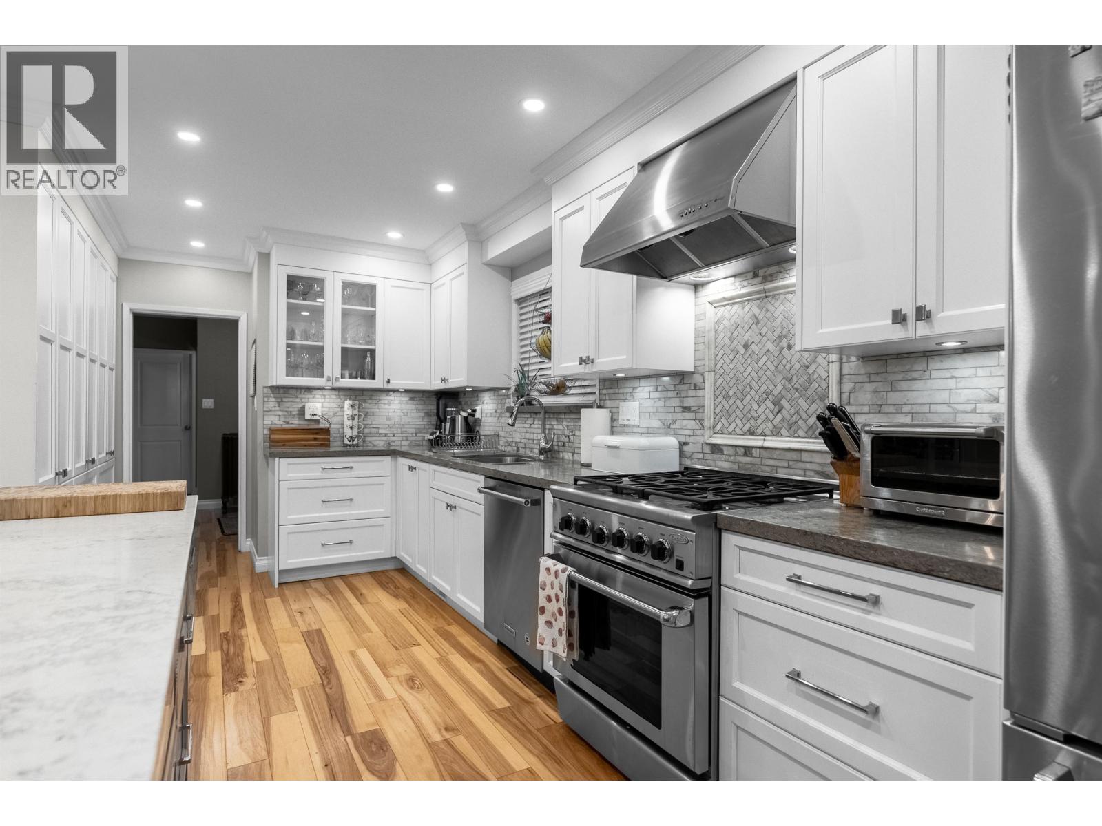 526 NEWDALE PLACE, West Vancouver