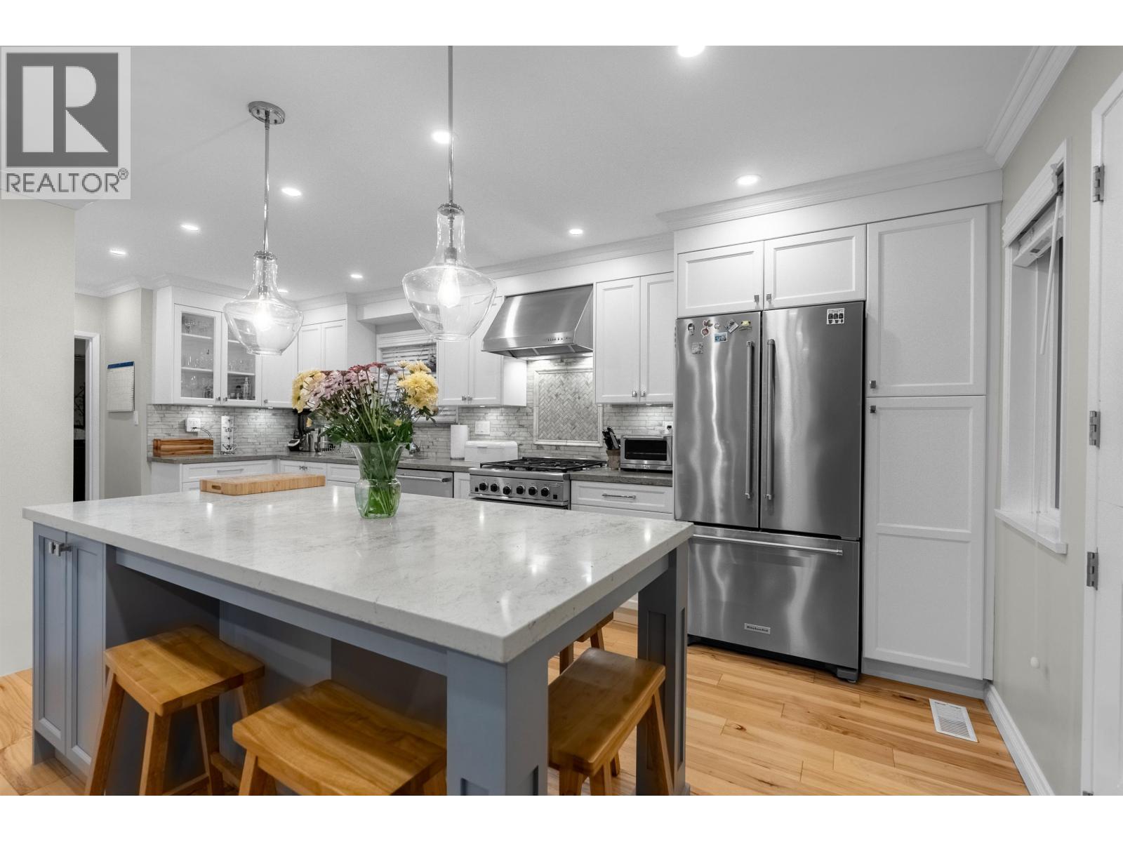 526 NEWDALE PLACE, West Vancouver