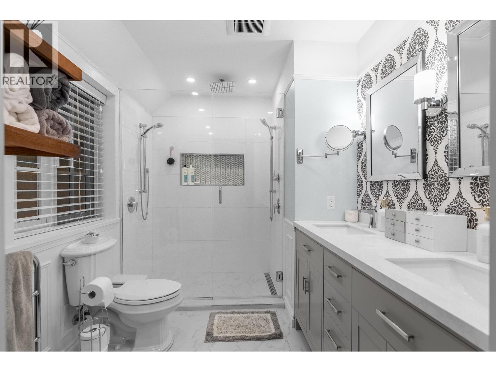 526 NEWDALE PLACE, West Vancouver