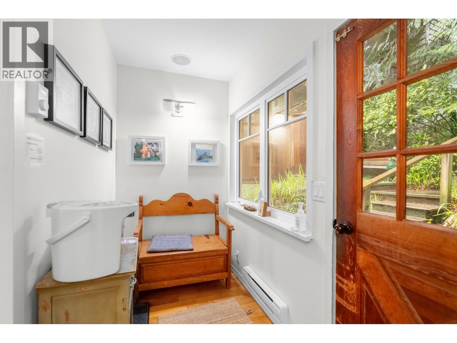 526 NEWDALE PLACE, West Vancouver