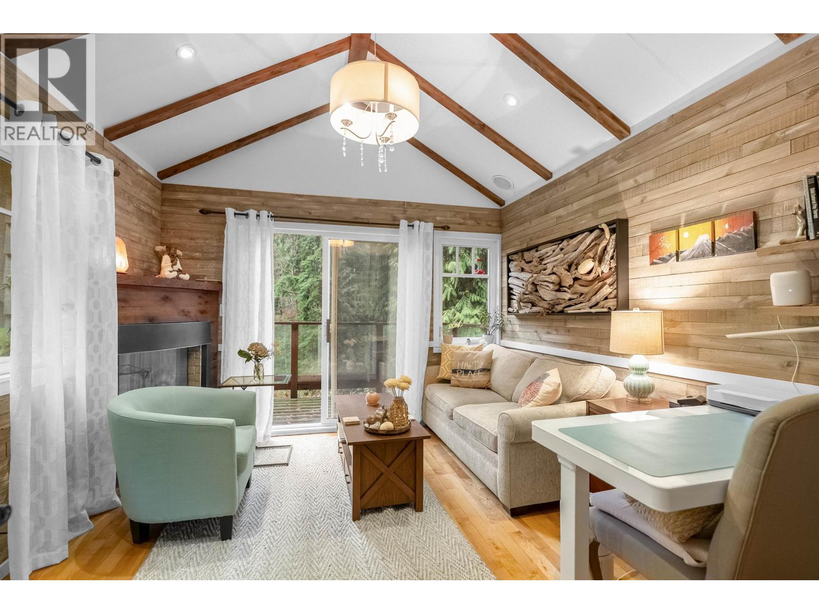 526 NEWDALE PLACE, West Vancouver