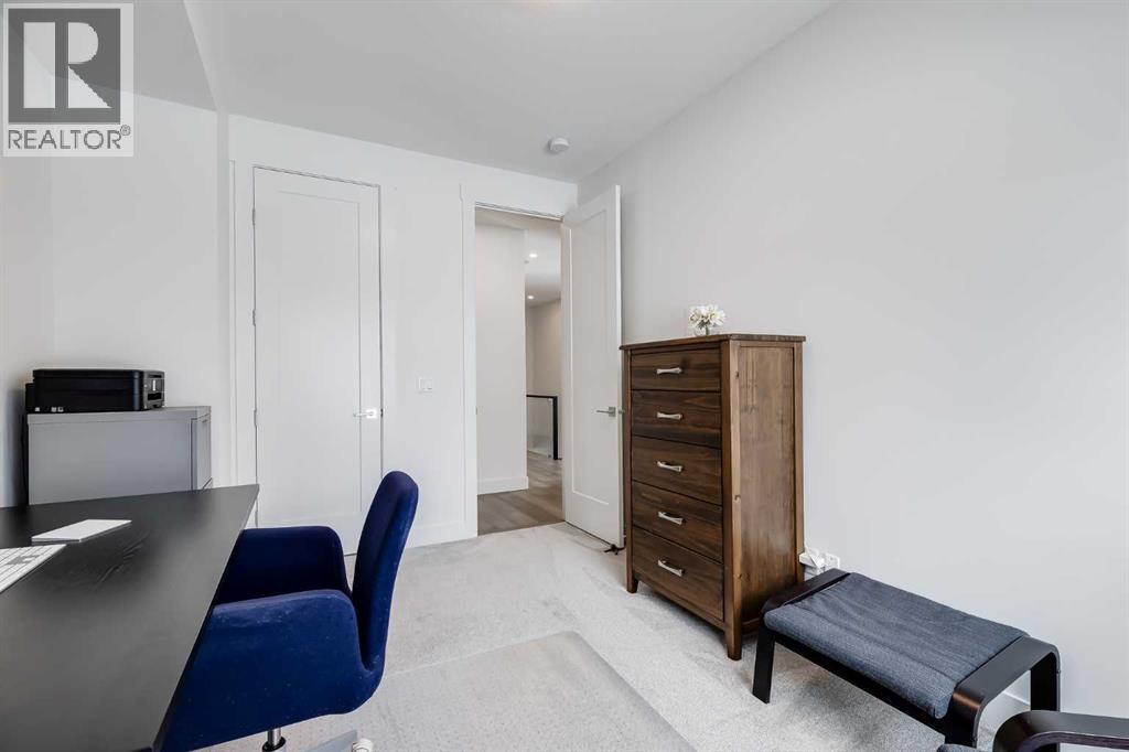 Single Family House for Sale in   Street NW Parkdale Calgary 