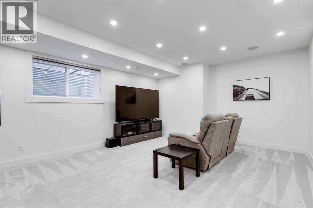 Single Family House for Sale in   Street NW Parkdale Calgary 