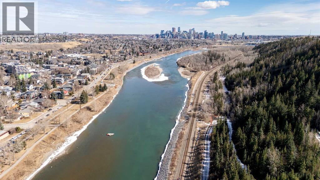 Single Family House for Sale in   Street NW Parkdale Calgary 