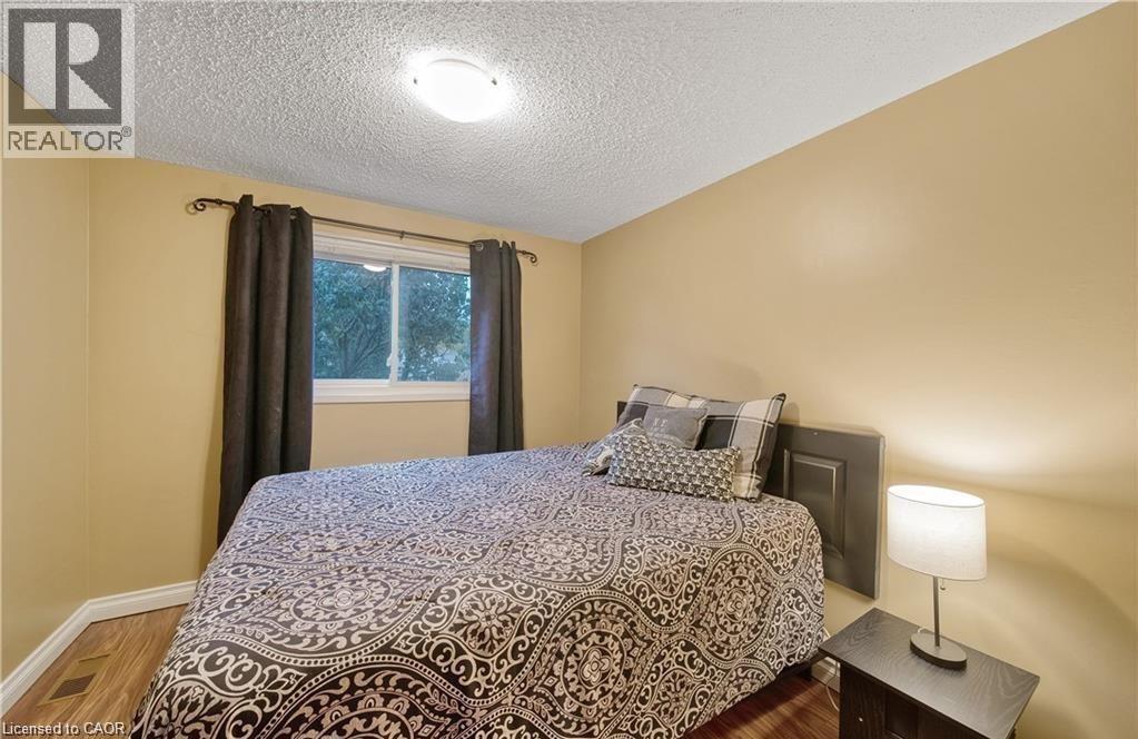 6 BARDADYN Court - 12