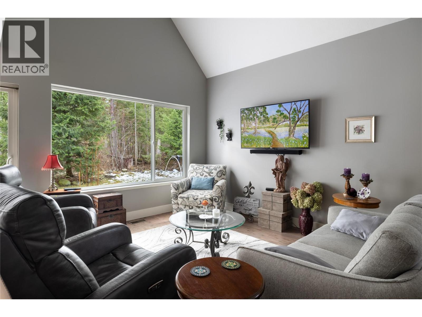 132 Falcon Avenue, Vernon