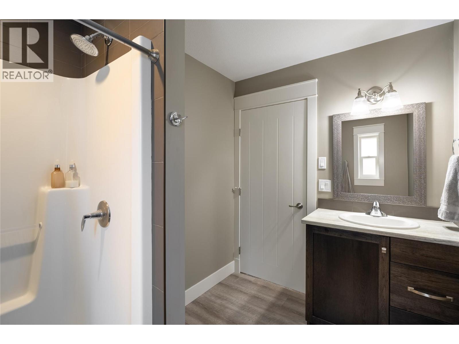 132 Falcon Avenue, Vernon