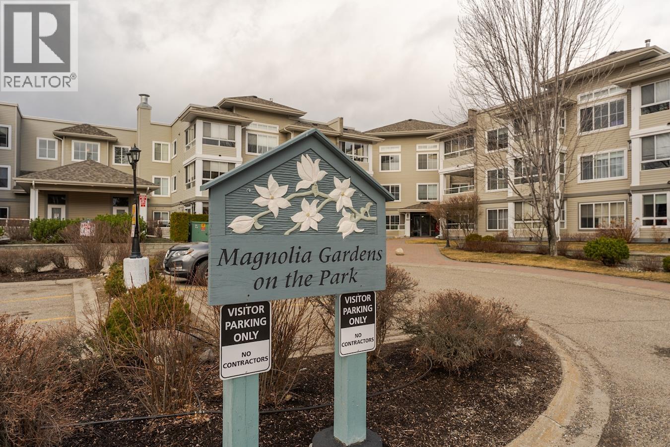 108 2055 INGLEDEW Street - main photo