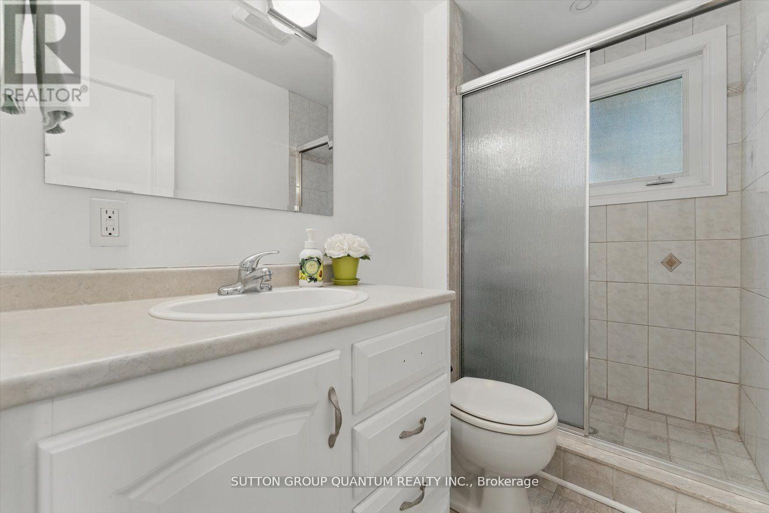 347 PINETREE WAY - 38