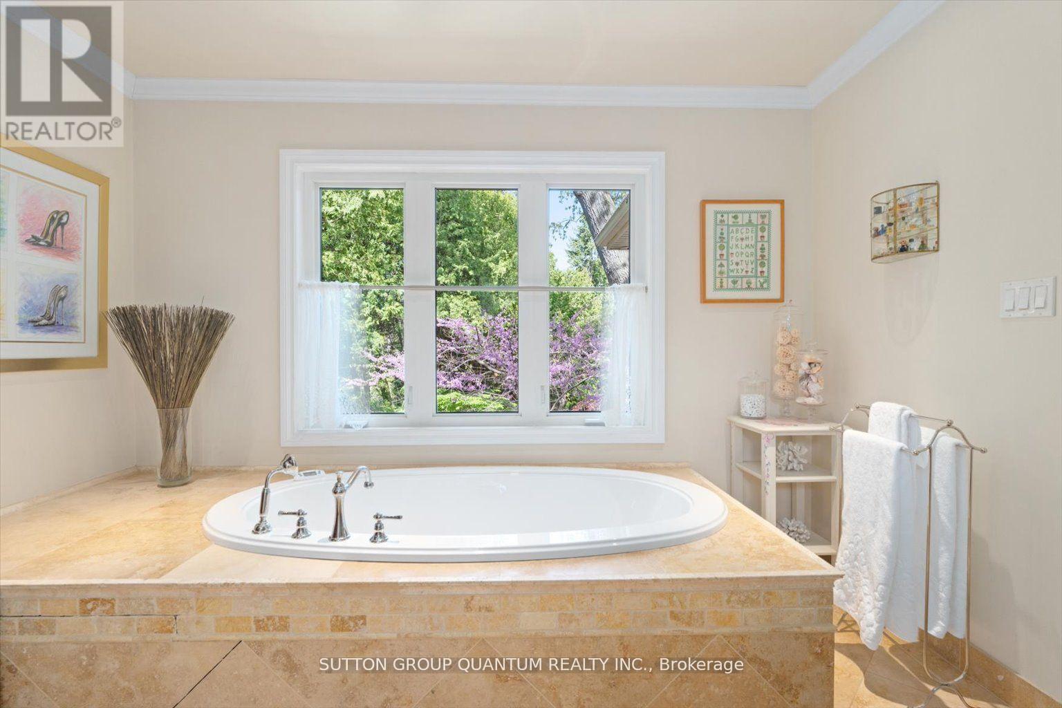 347 PINETREE WAY - 24