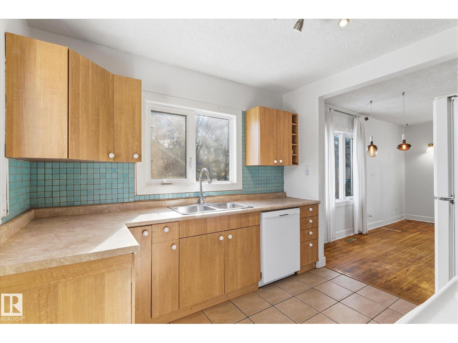 12821 122 ST NW - 11