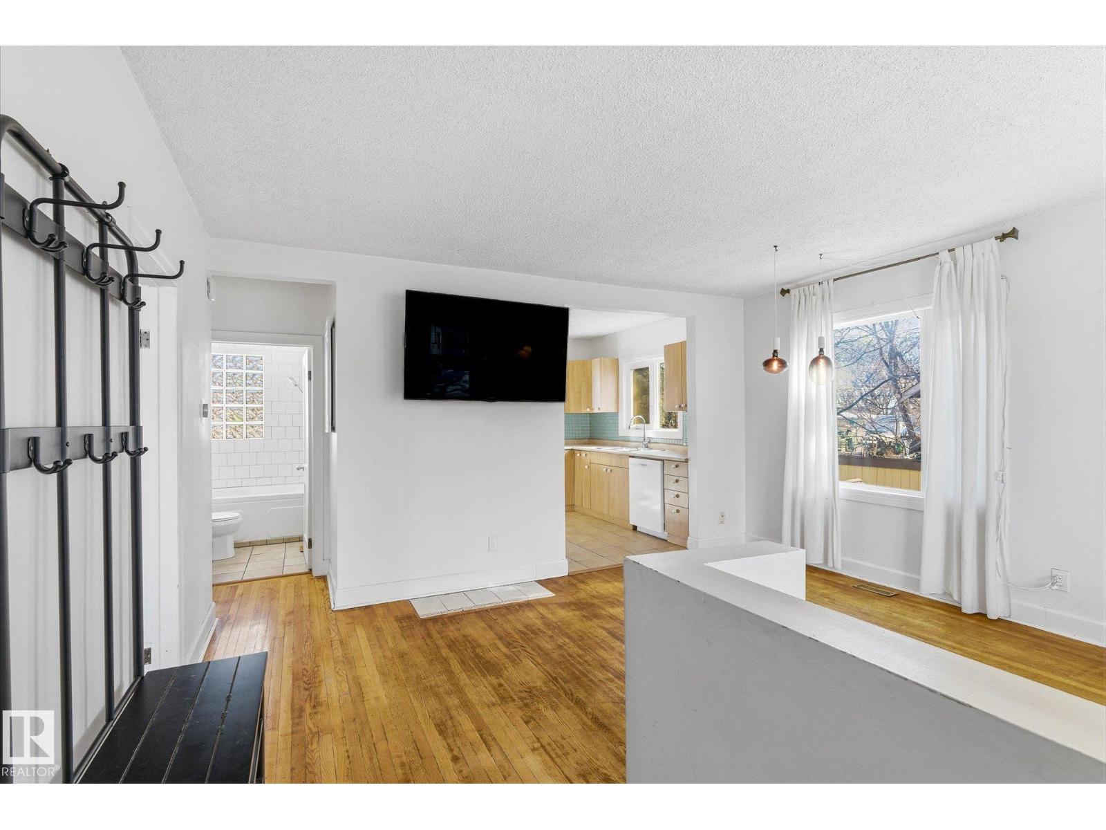 12821 122 ST NW - 6