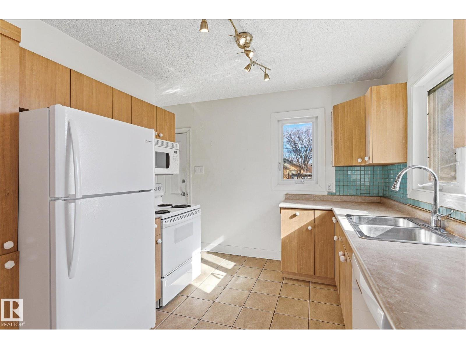 12821 122 ST NW - 10
