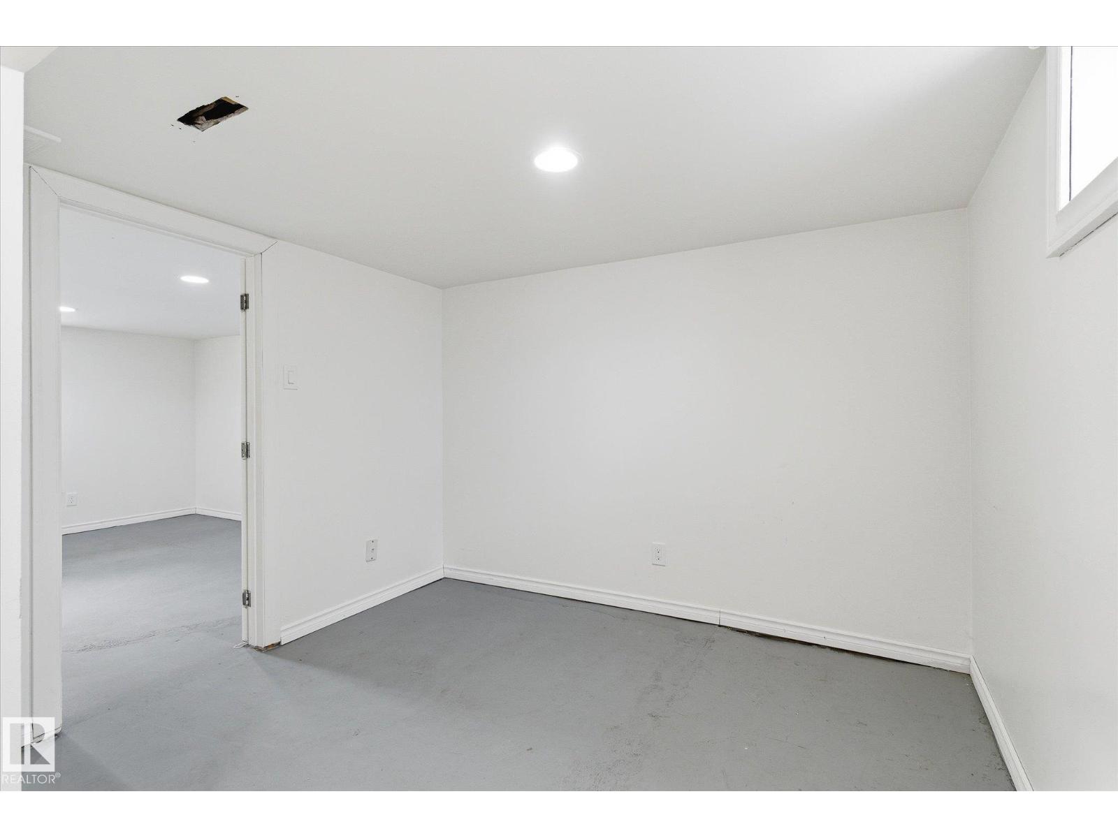 12821 122 ST NW - 24