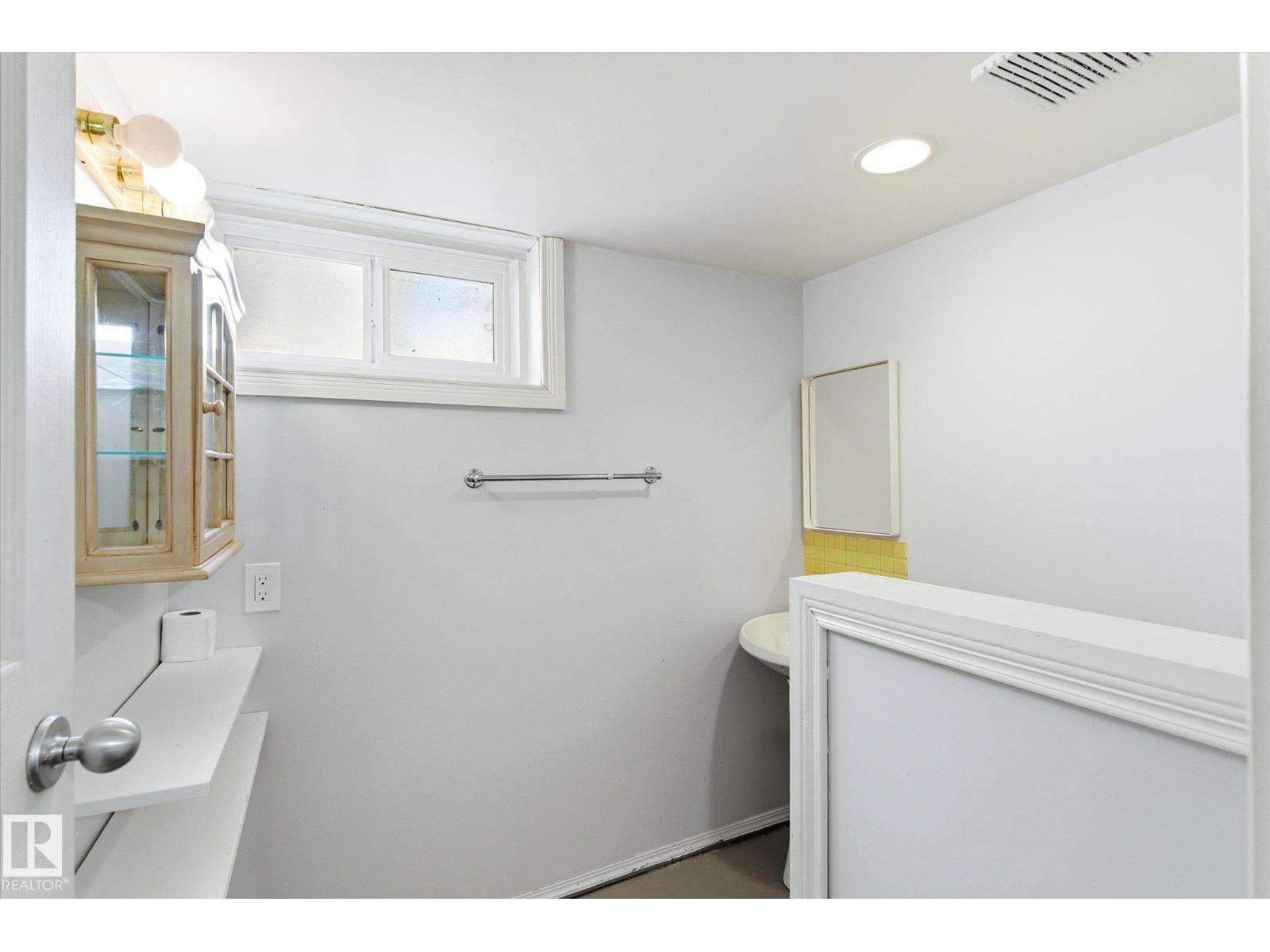 12821 122 ST NW - 28