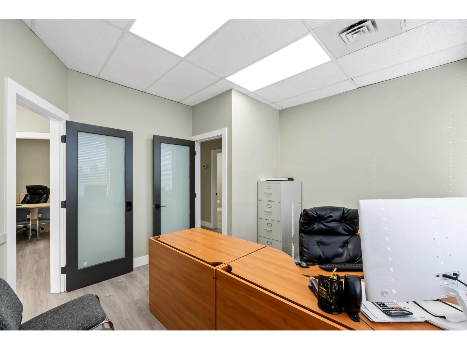 205 31549 SOUTH FRASER WAY — photo 17