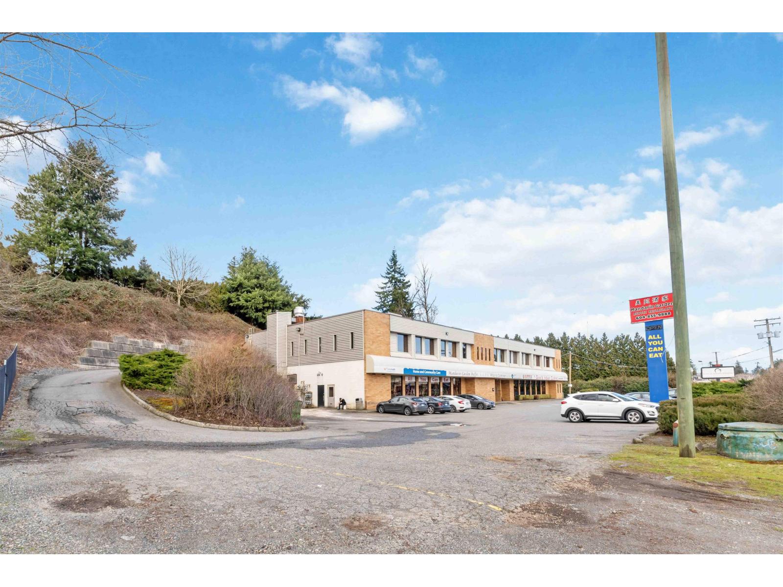 205 31549 SOUTH FRASER WAY — photo 3