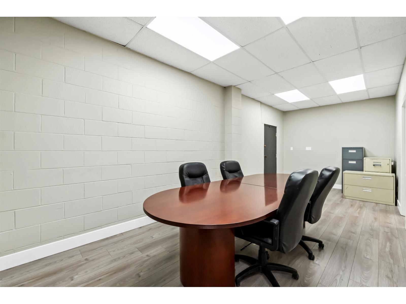 205 31549 SOUTH FRASER WAY — photo 33