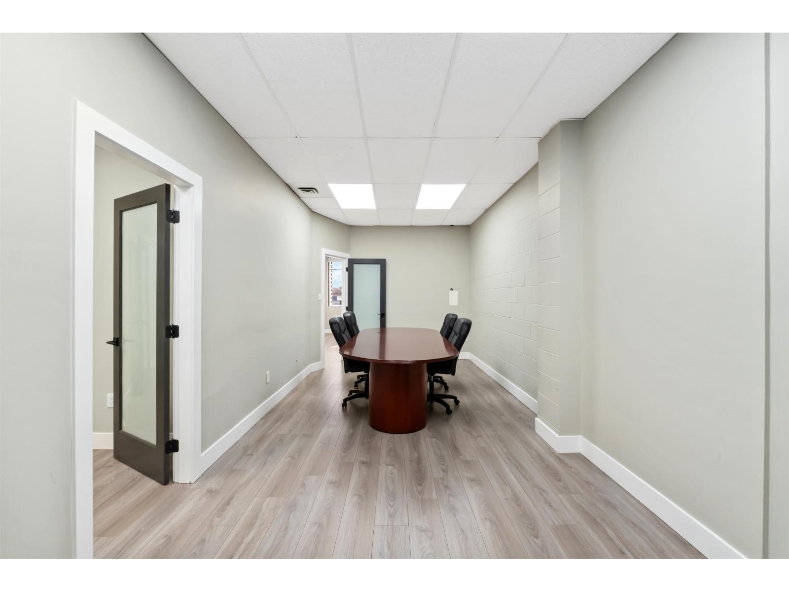 205 31549 SOUTH FRASER WAY — photo 34