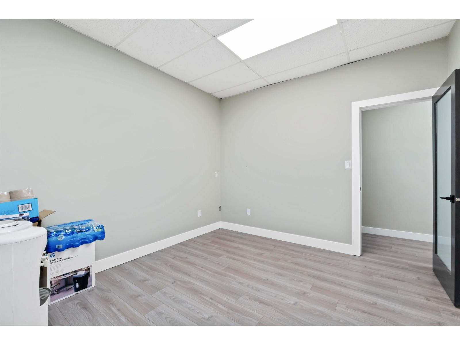 205 31549 SOUTH FRASER WAY — photo 36