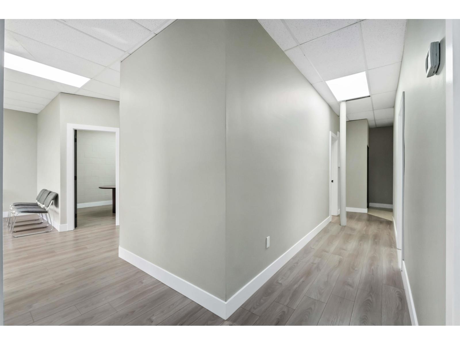 205 31549 SOUTH FRASER WAY — photo 39