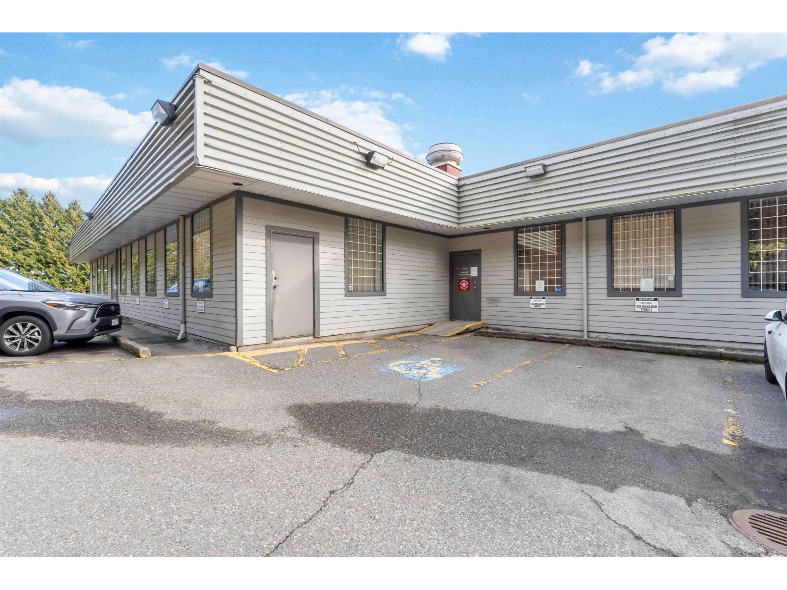 205 31549 SOUTH FRASER WAY — photo 40