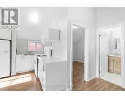 Bathroom - 2 - 2 Windsor Street, Hamilton, ON L8R2G8 Photo 6