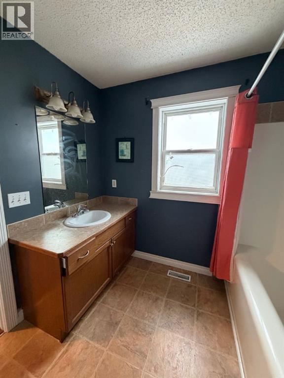 313 Millennium Drive, Fort McMurray