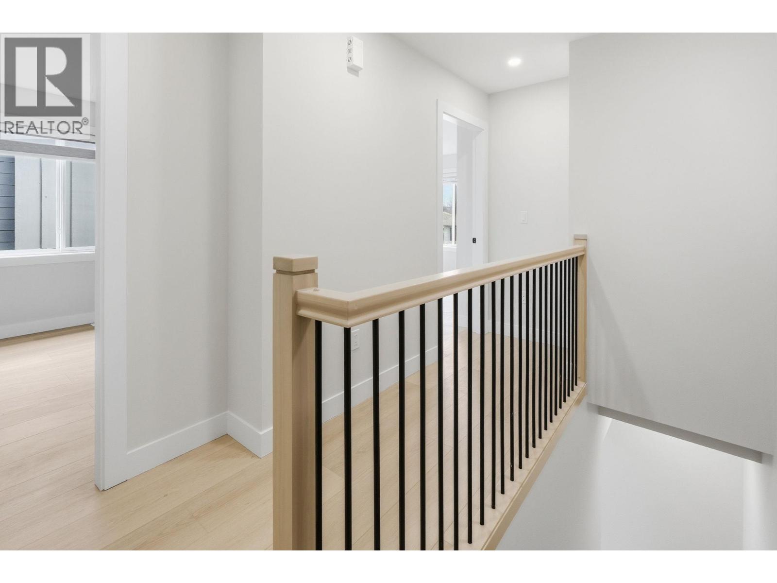 #4 722 Coopland Crescent - 15