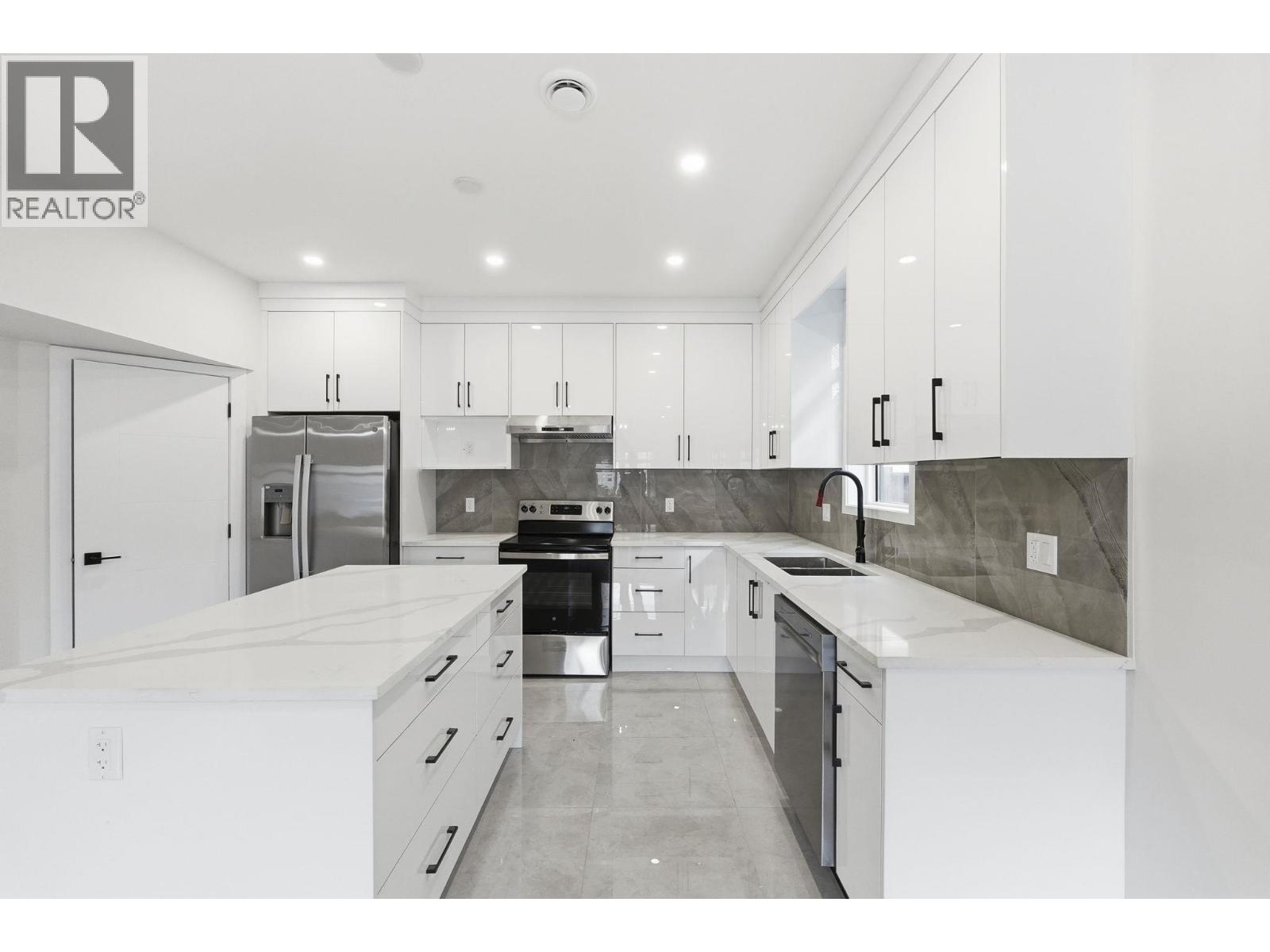 #4 722 Coopland Crescent - 7