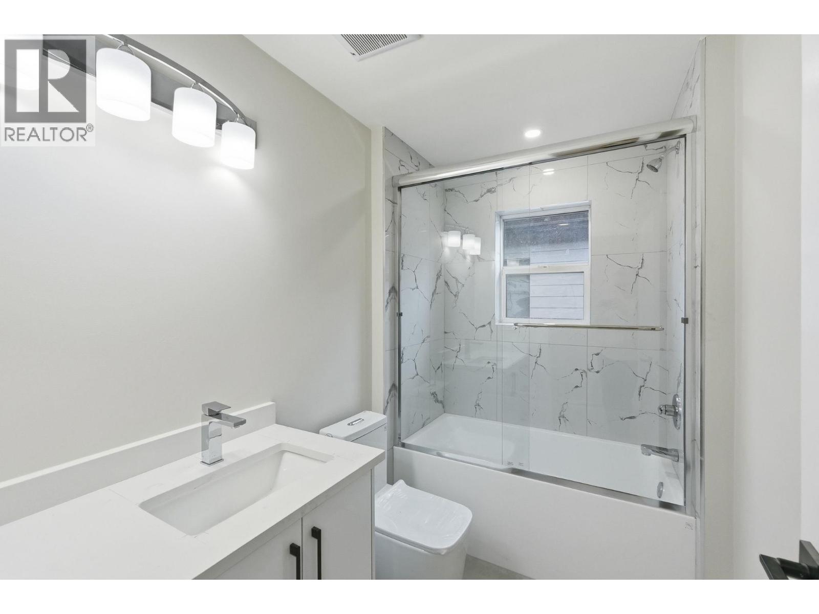 #4 722 Coopland Crescent - 18