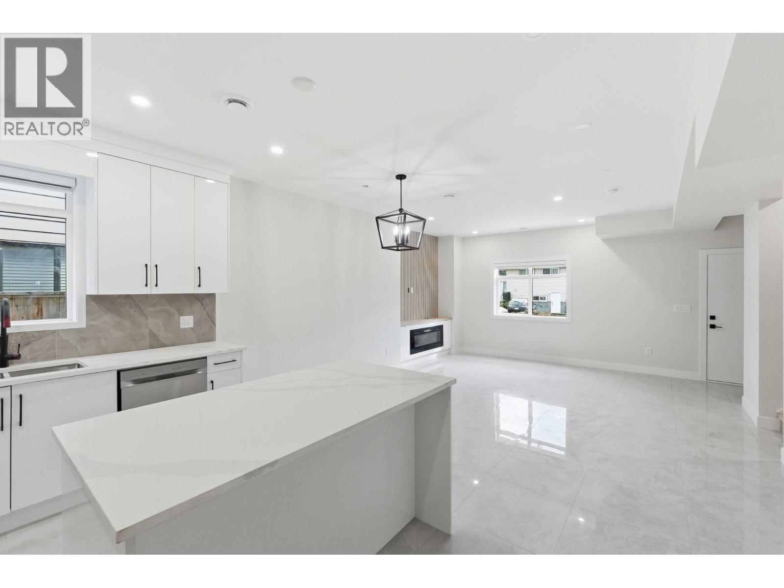 #4 722 Coopland Crescent - 10