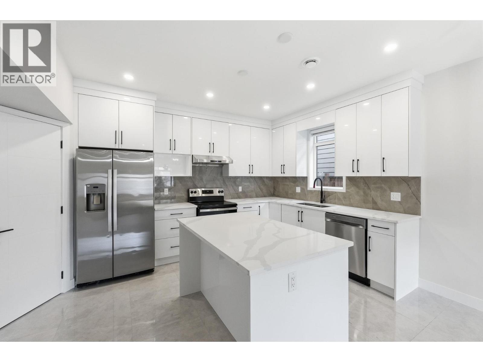 #4 722 Coopland Crescent - 6