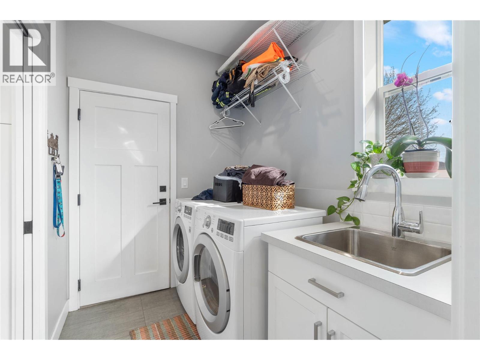 2567 YOUNG Avenue, Kamloops