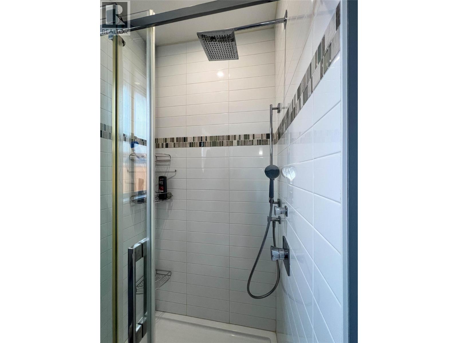 2567 YOUNG Avenue, Kamloops