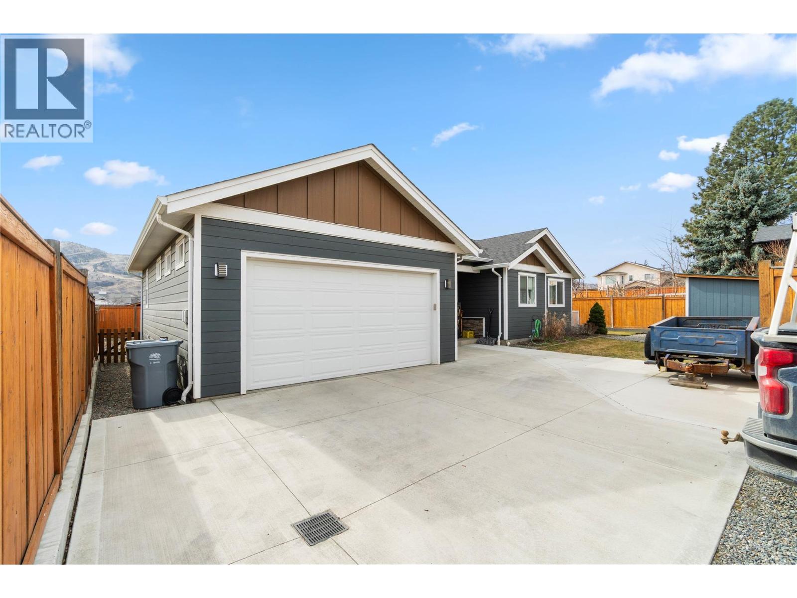 2567 YOUNG Avenue, Kamloops