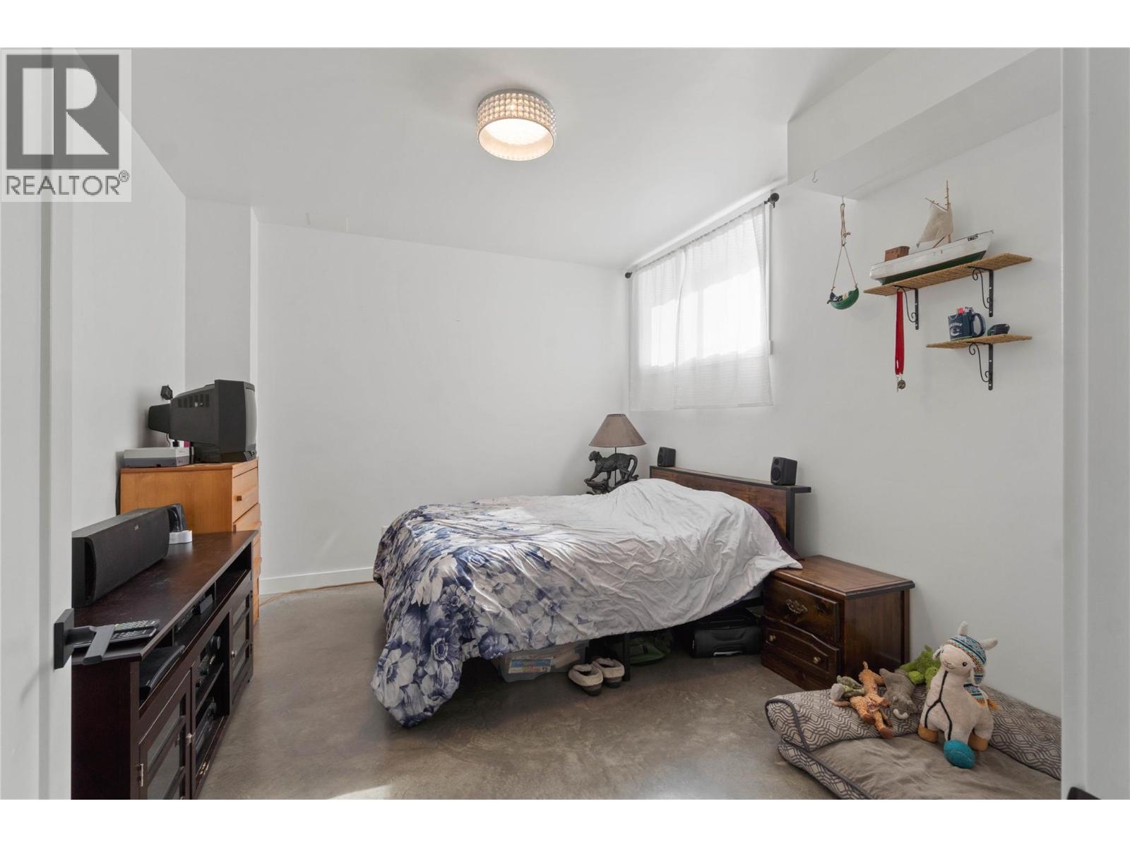 2567 YOUNG Avenue, Kamloops