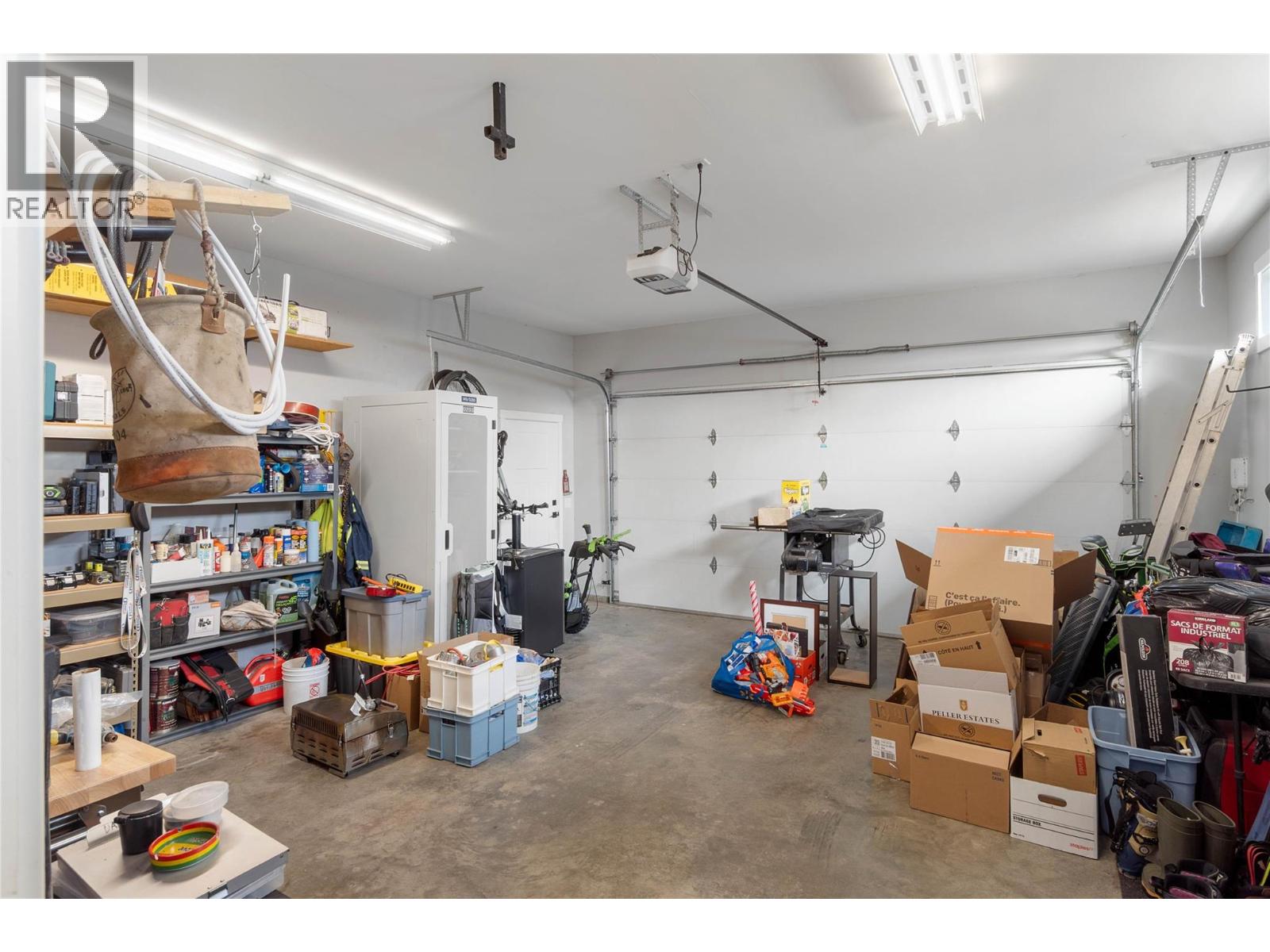 2567 YOUNG Avenue, Kamloops