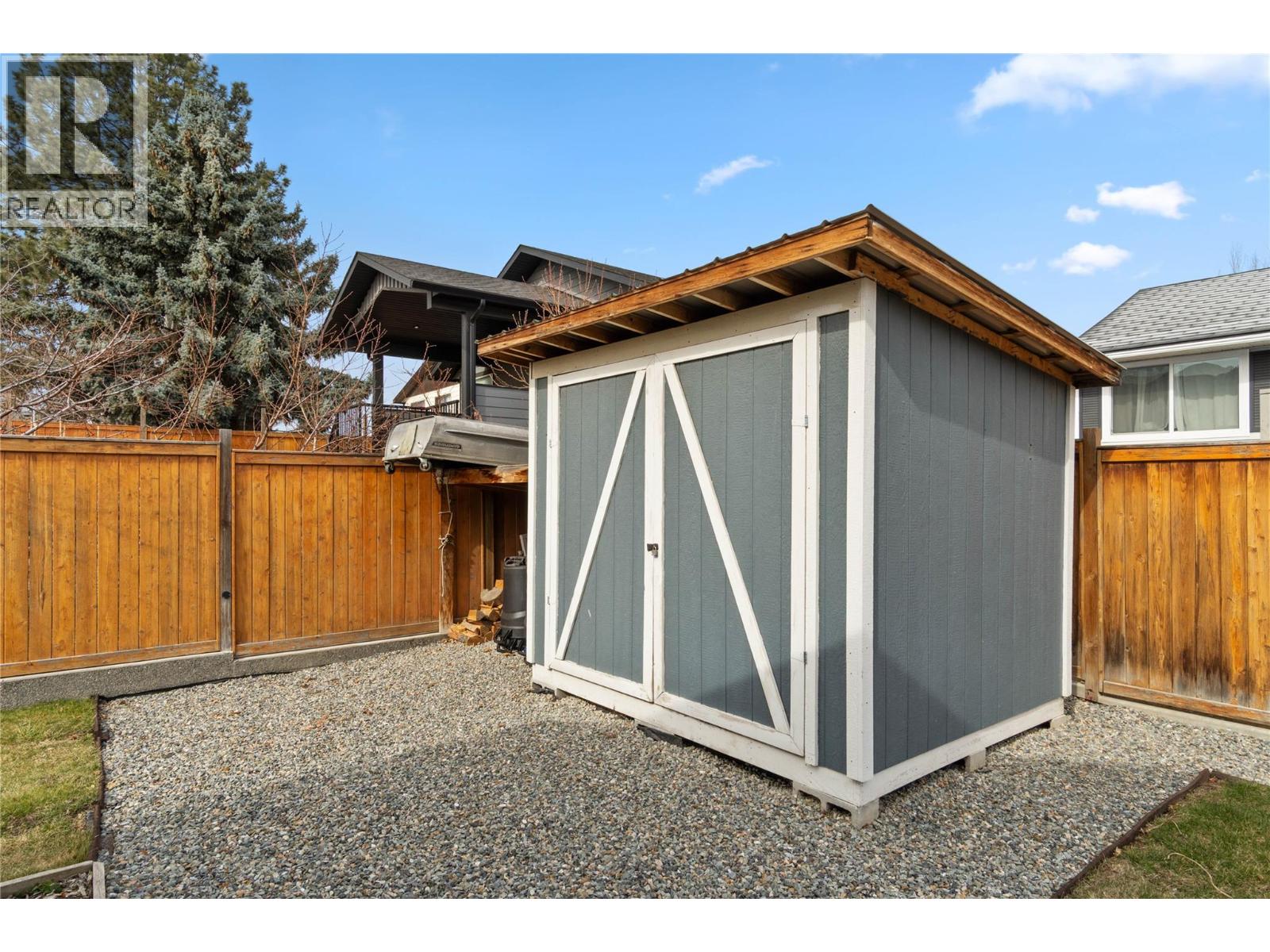 2567 YOUNG Avenue, Kamloops