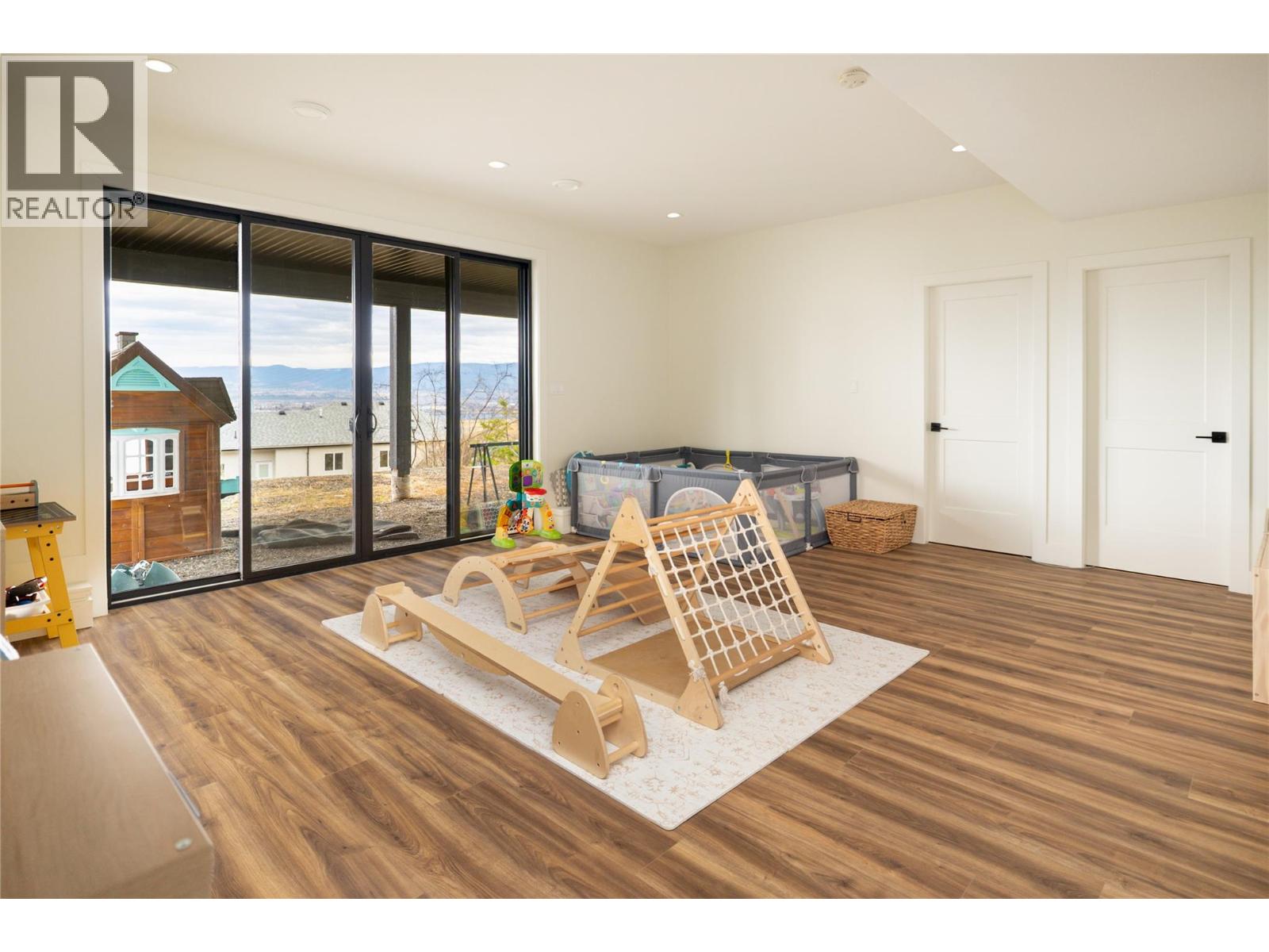  1435 Bear Creek Road, West Kelowna