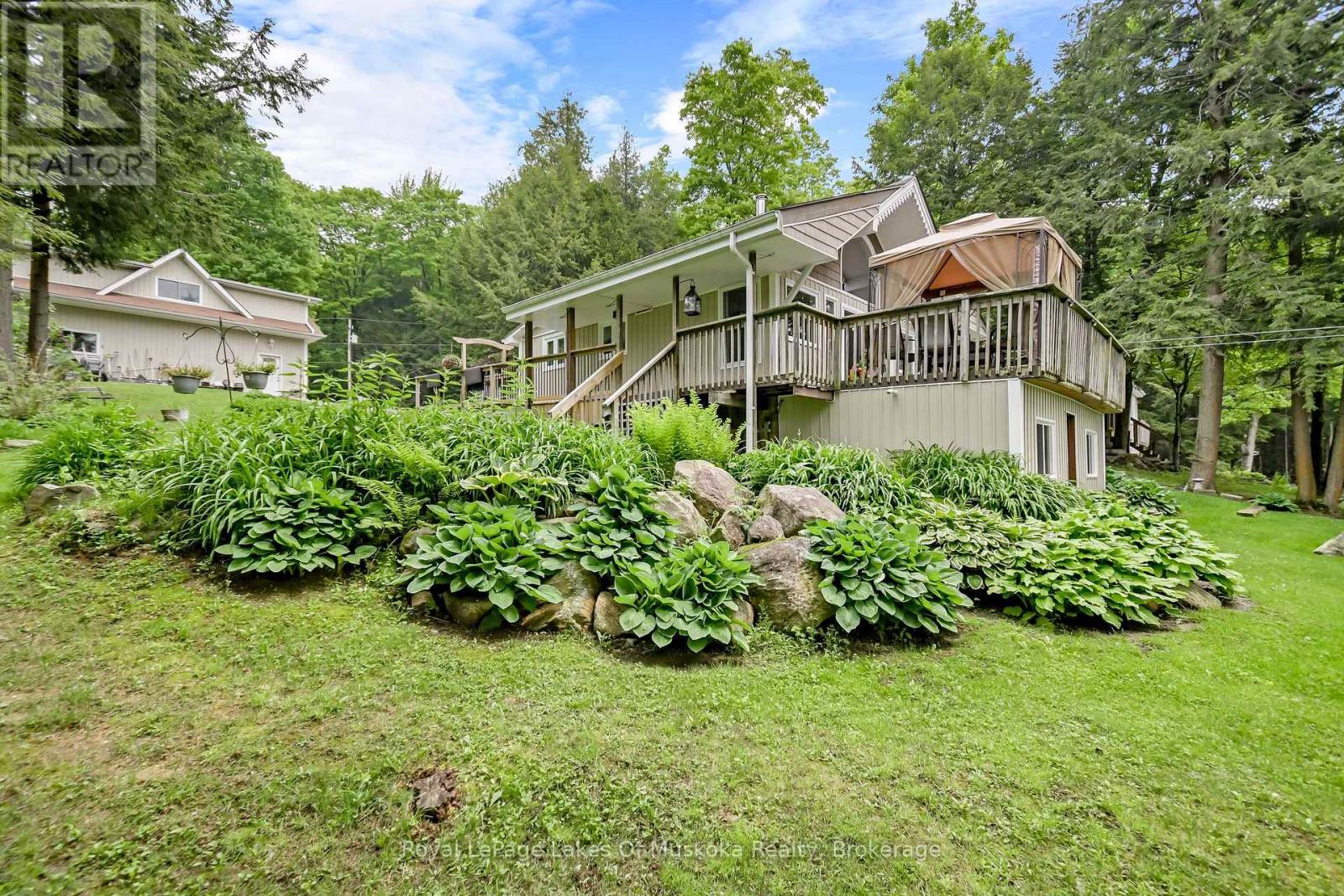 1019 LAKESHORE DRIVE N - 41