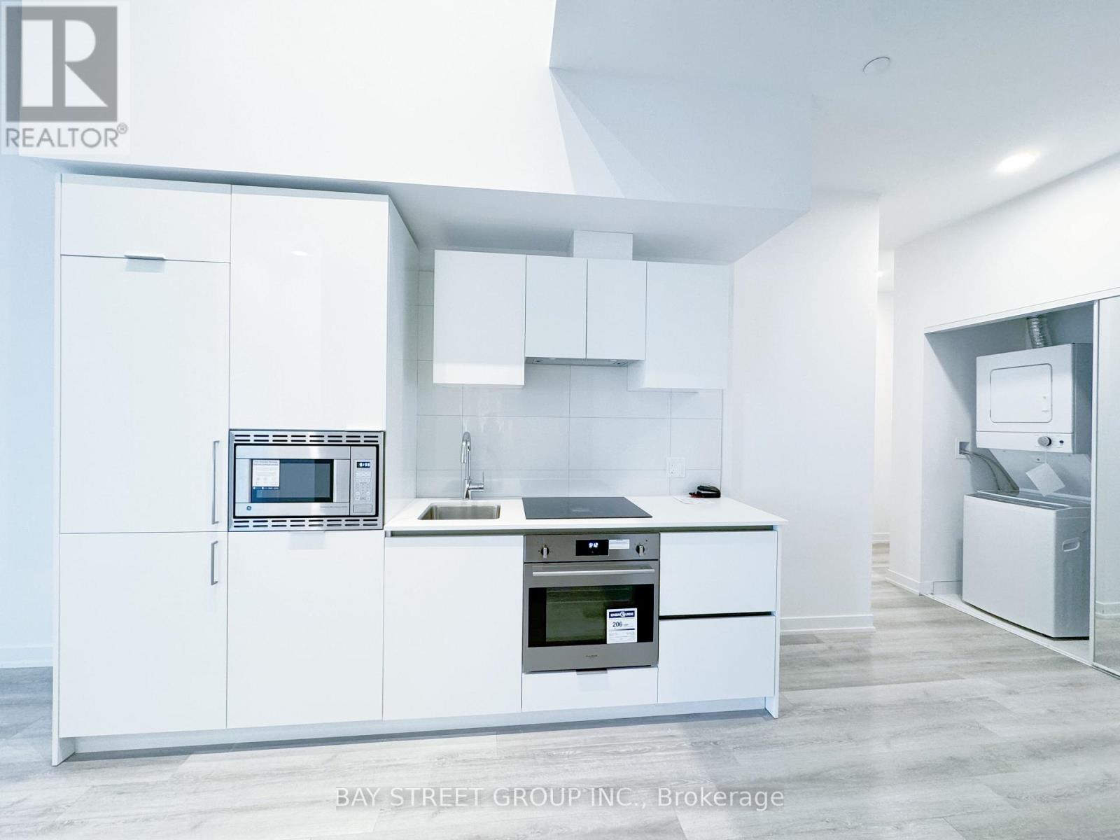 #606 238 SIMCOE STREET - 6