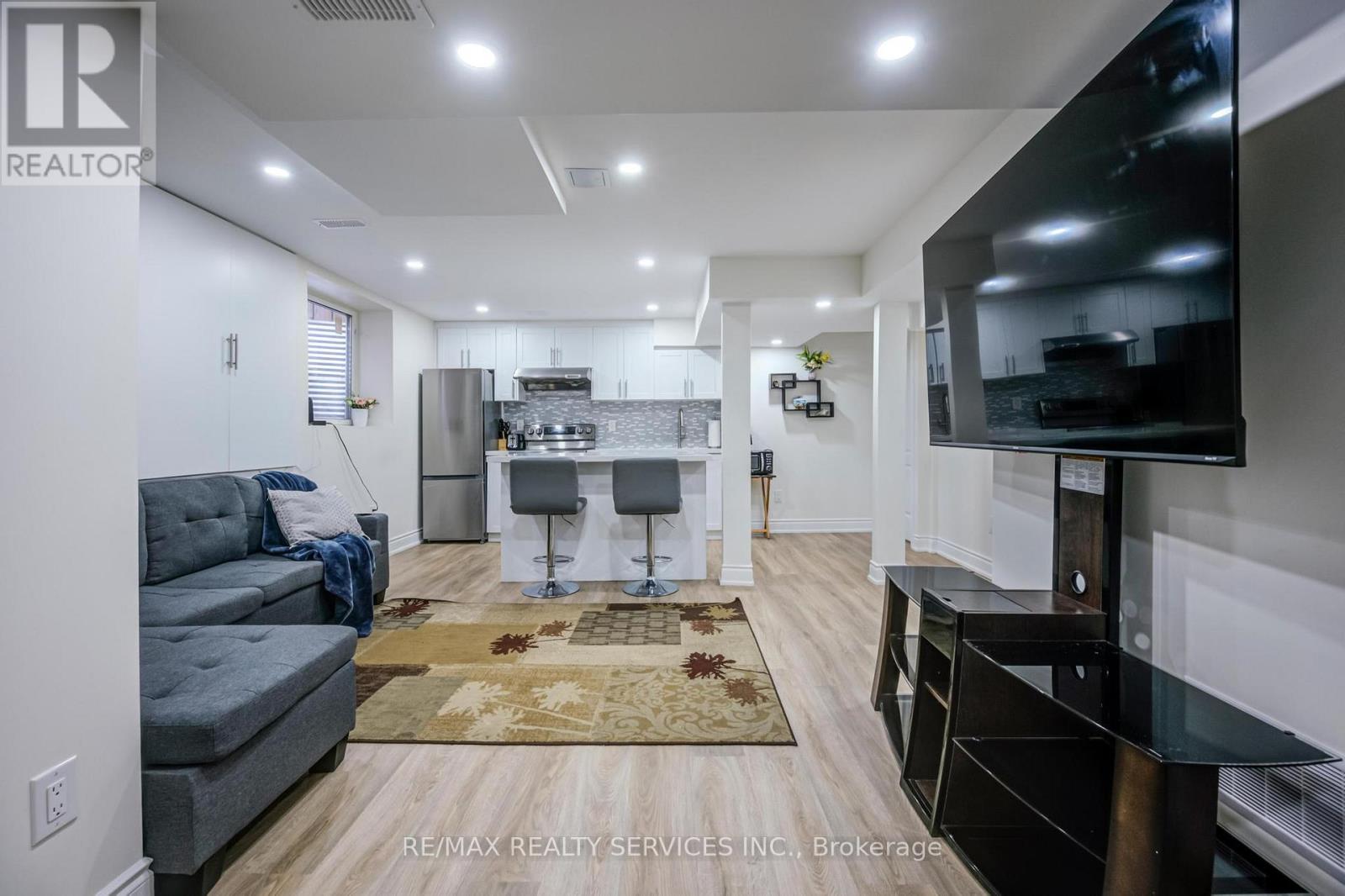 BSMT - 324 BRISDALE DRIVE