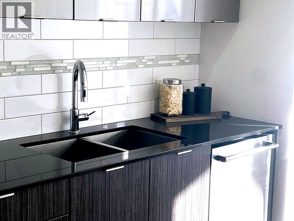 Single Family House for Sale in    Avenue SW Downtown Commercial Core Calgary 